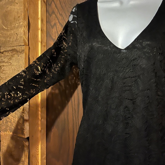 Lacey black heart shaped open back dress - Picture 3 of 5